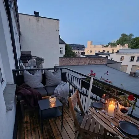 Feel At In Balcony And Views *