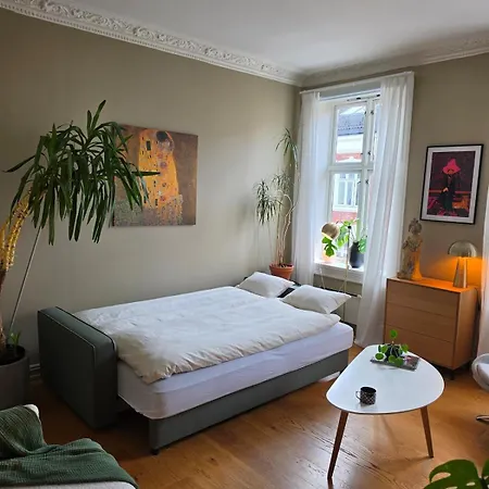 Apartman Feel At In Balcony And Views