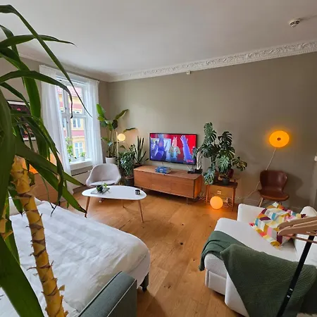 Apartman Feel At In Balcony And Views *